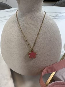 Naszyjnik z motywem koniczynki biały/różowy/czarny