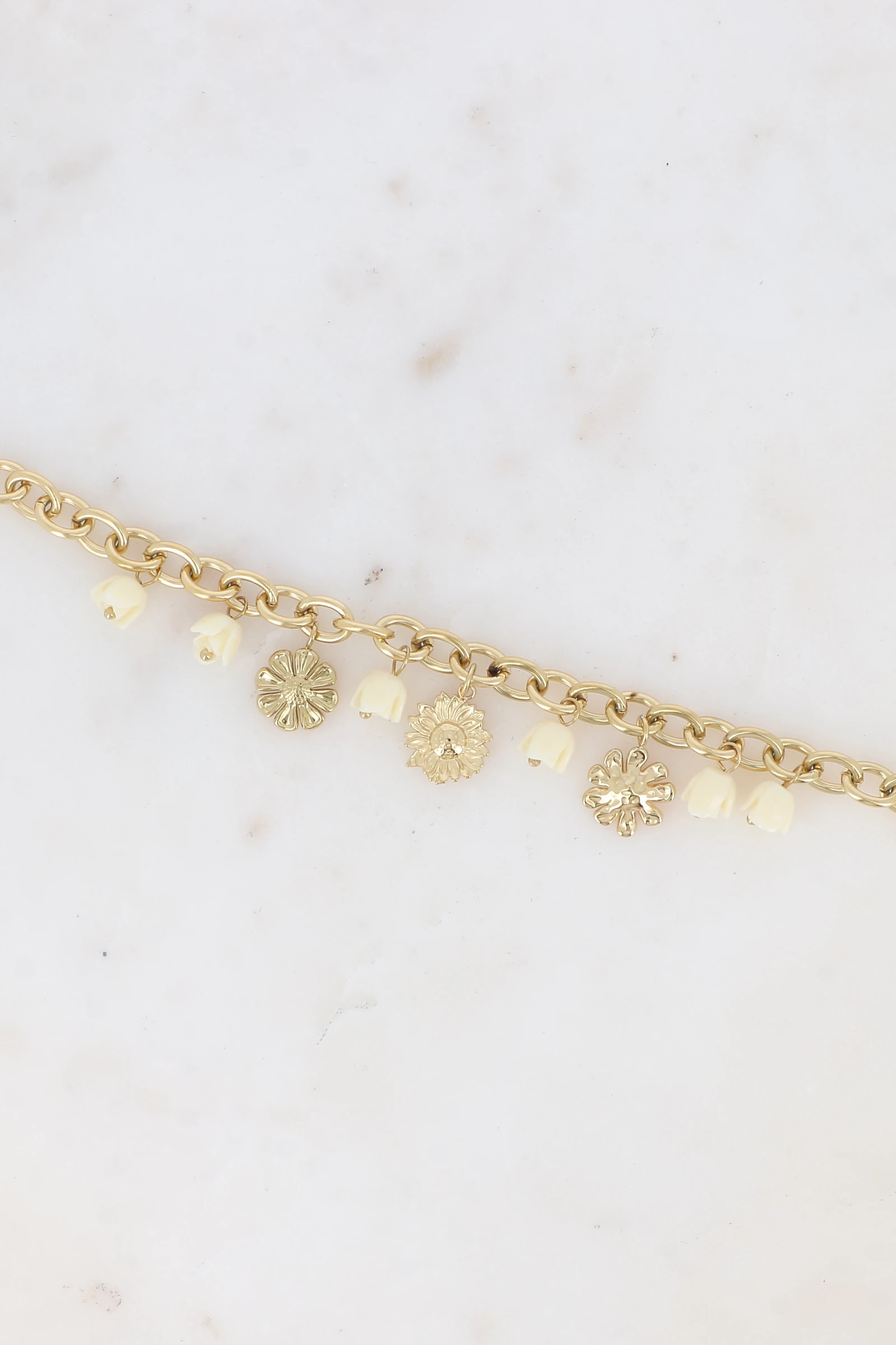 bracelet-breloques-de-roses-florales-en-acetate_vanille_67a4e1c1d70a3