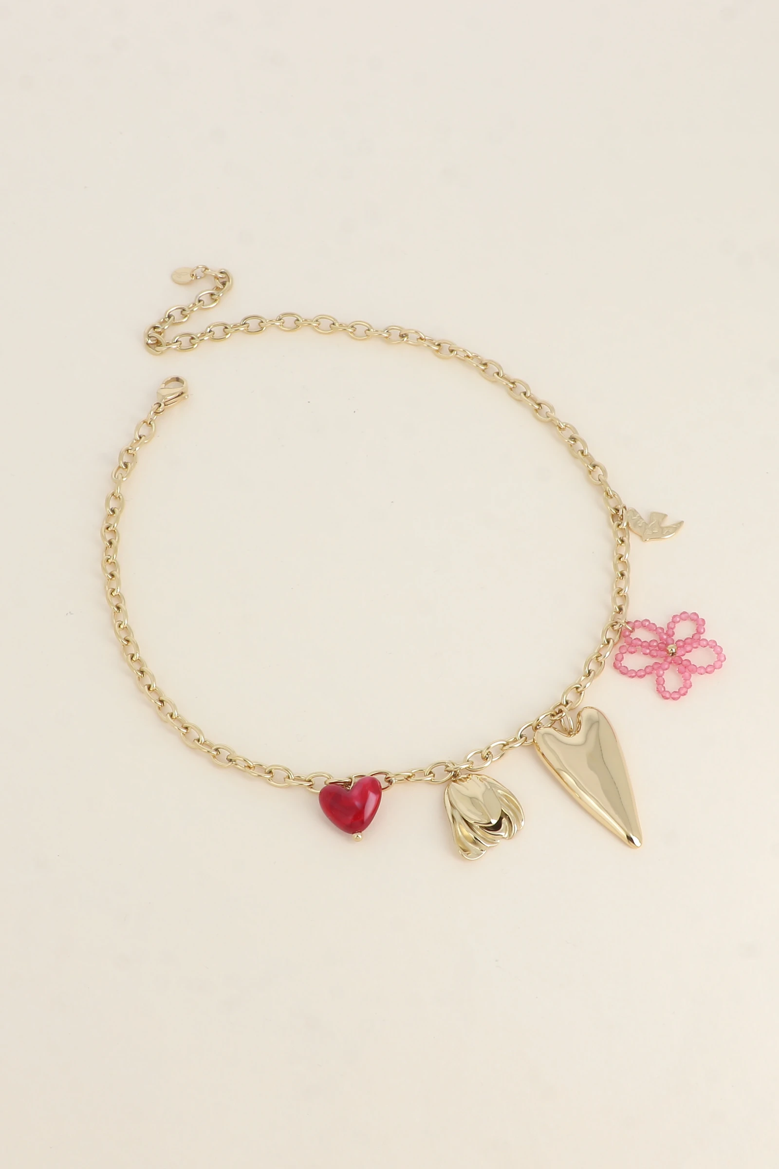 collier-maille-forcat-epaisse-et-pampilles-coeurs-fleur-et-oiseau_rouge_67acc1e596c60 (1)